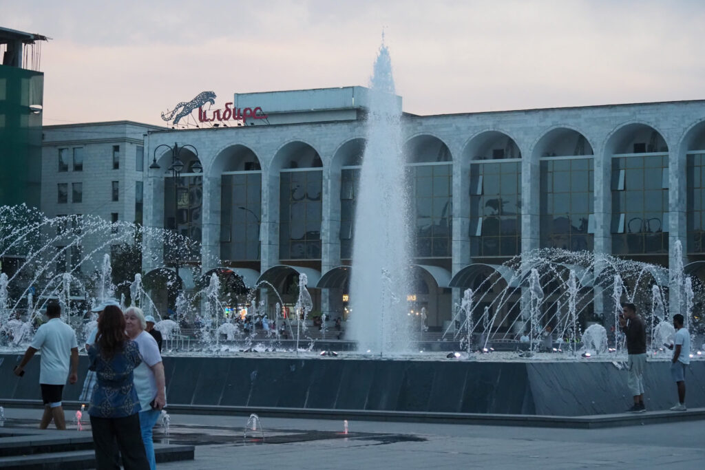 Ala Too Meydanı