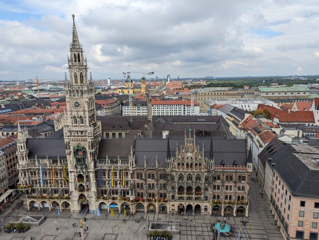 Marienplatz ve Neues Rathaus